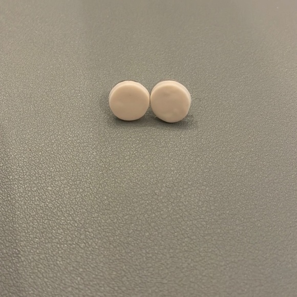 None Jewelry - Cream circle earrings